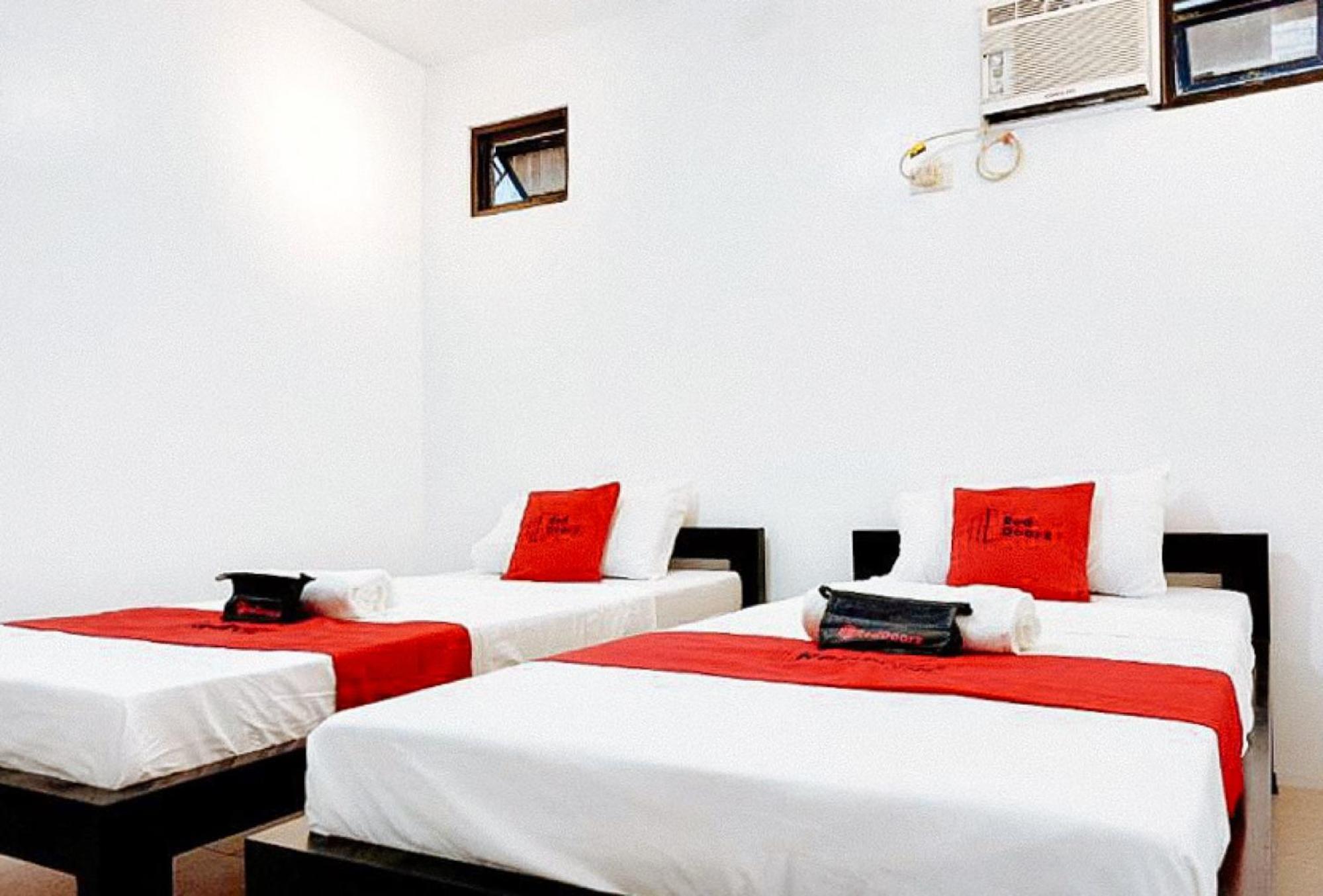RedDoorz @ San Antonio Binan Hotel Buitenkant foto