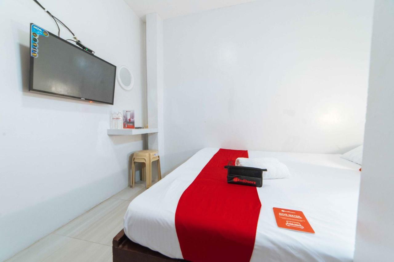 RedDoorz @ San Antonio Binan Hotel Buitenkant foto