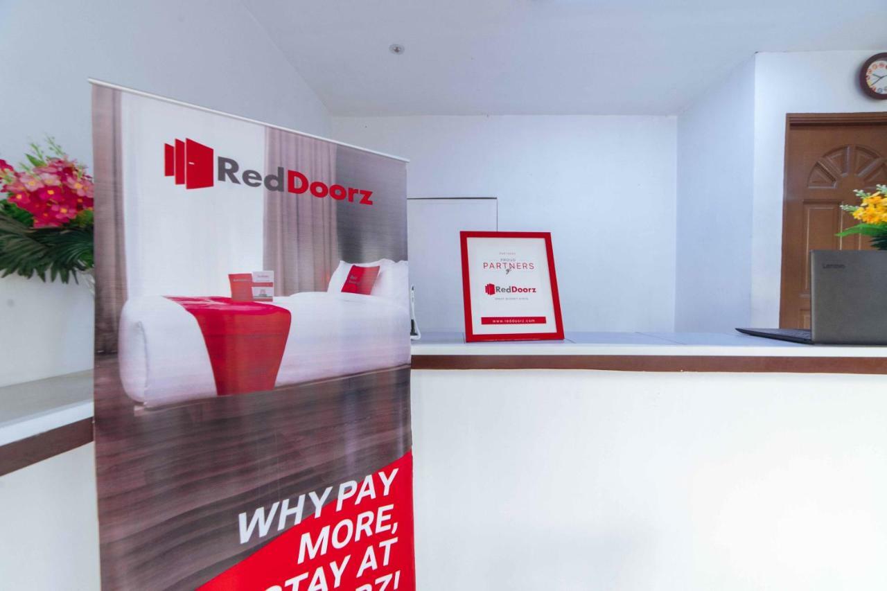 RedDoorz @ San Antonio Binan Hotel Buitenkant foto